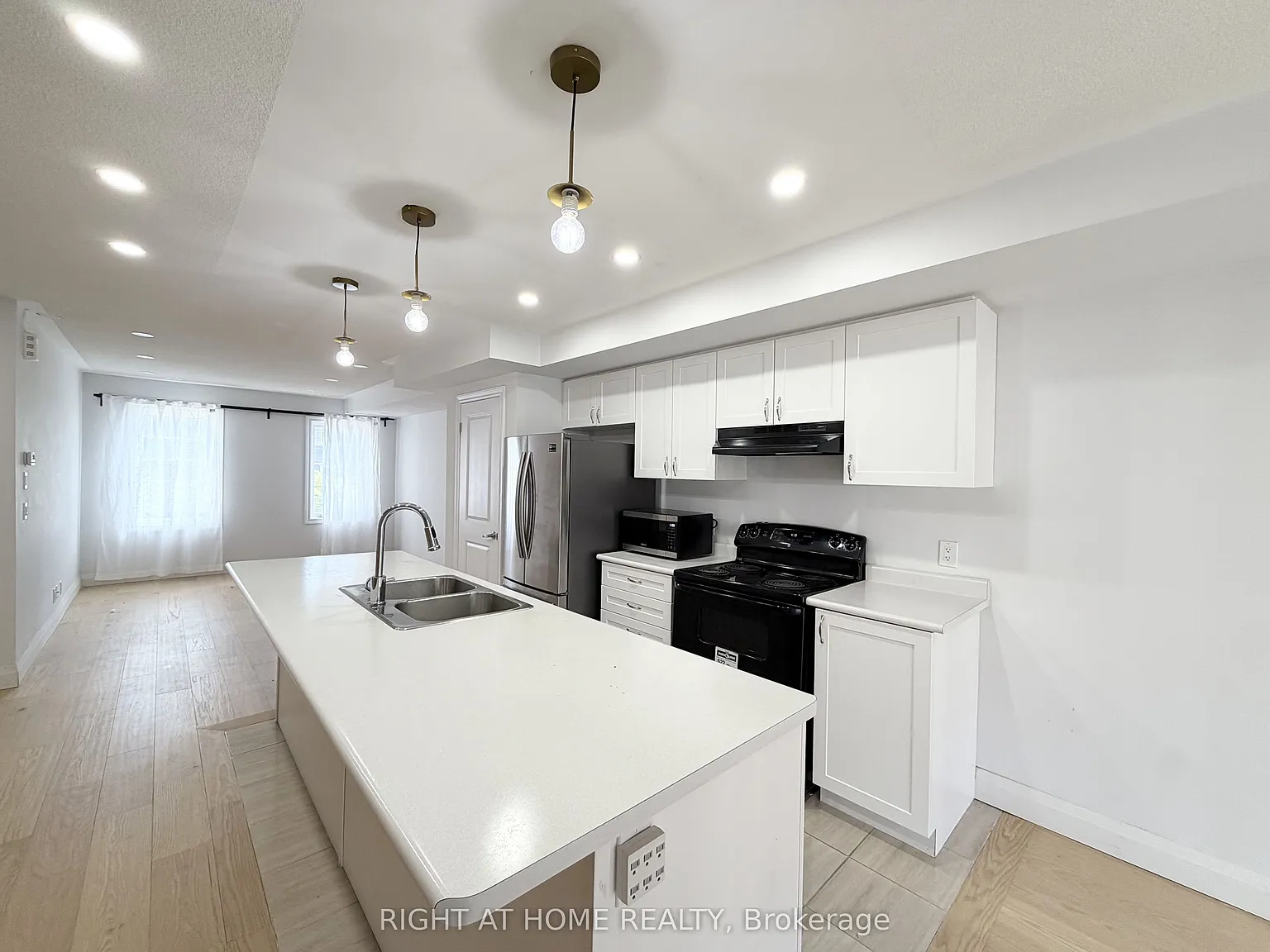 2 bed, $2,450 — Photo 4