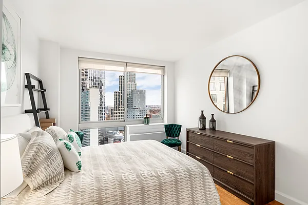 Rented by Compass | media 70