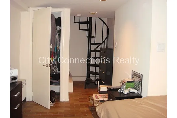 Rented by City Connections Realty | media 14