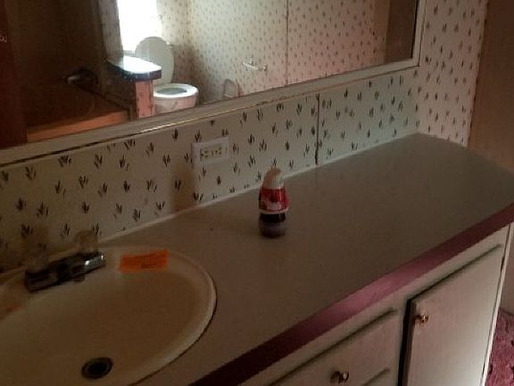 5th image of 124 Oakridge Dr