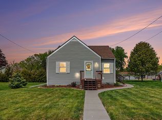 305 Oak Ave SE, Montgomery, MN 56069