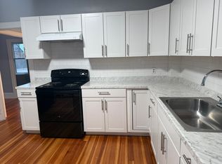5 Lothrop St #1F, Plymouth, MA 02360