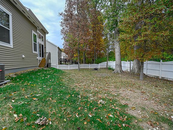 5th image of 328 Seatrain Dr