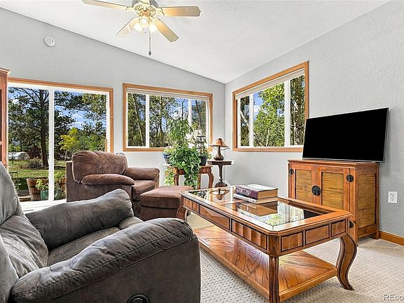 3rd image of 533 Burland Drive
