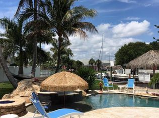 1760 Bay Shore Dr, Cocoa Beach, FL 32931