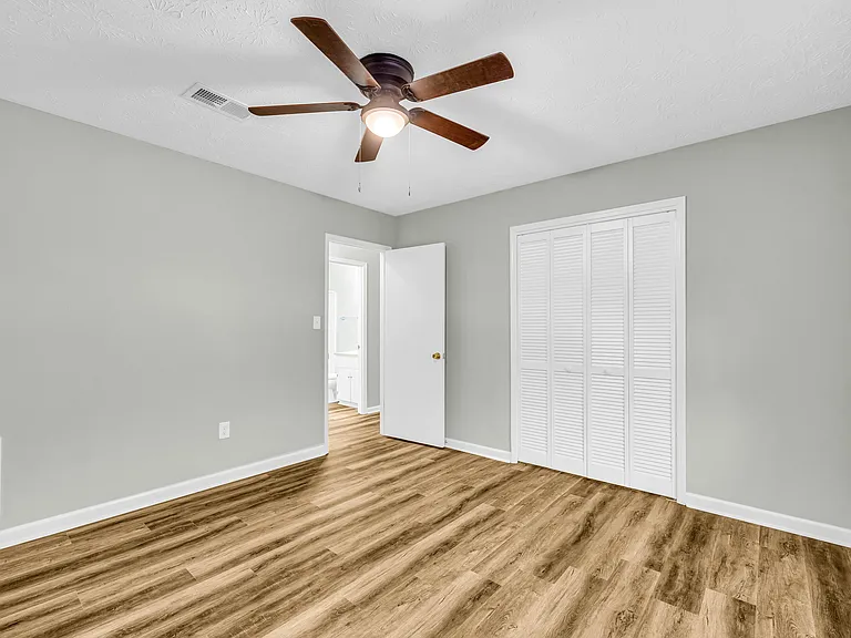 117 Blackmor Ct — Photo 14