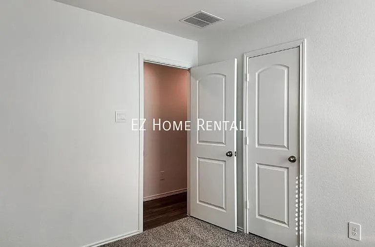 6115 Grove Of Pines St — Photo 17