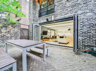 820 W Wolfram St, Chicago, IL 60657