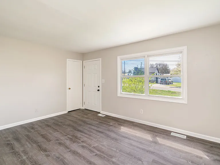 4412 High School Rd #1 — Photo 5