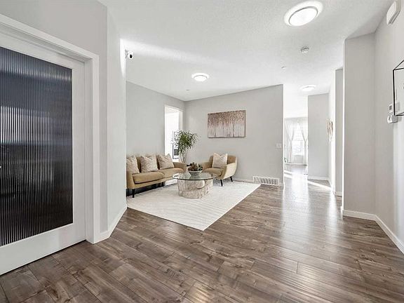 3rd image of 240 E Lucas Cres NW