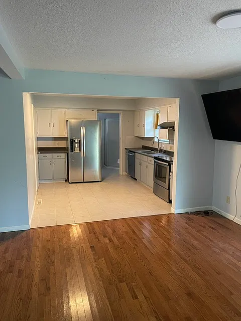 3 bed, 1114 sqft, $1,295 — Photo 3