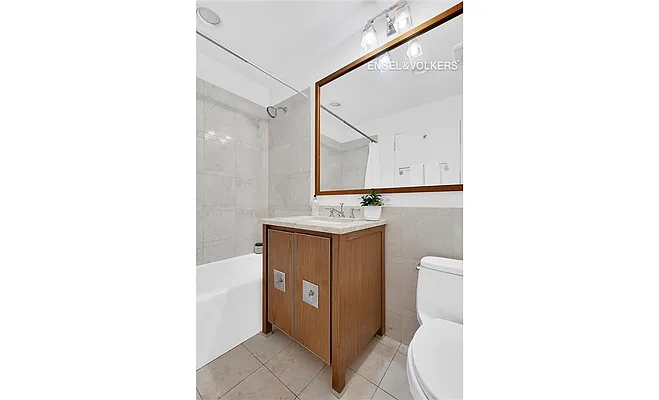 Sold by Engel & Völkers New York City | media 13