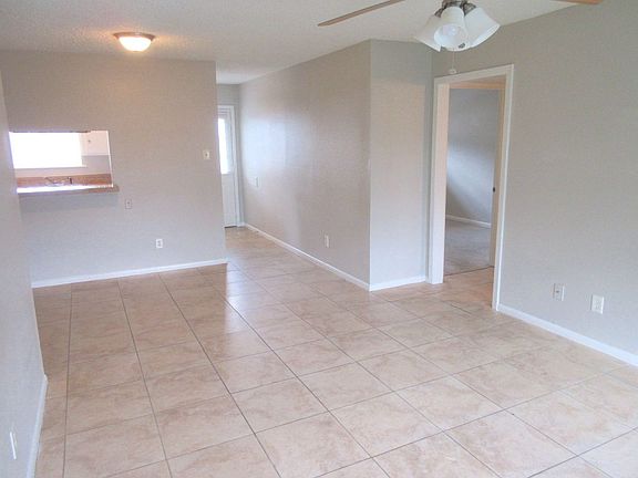 3rd image of 1230 Shadowdale Dr APT 6