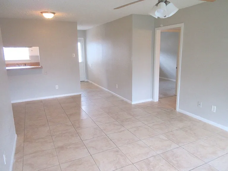 1230 Shadowdale Dr #6 — Photo 3
