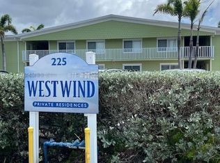225 104th Ave APT 102, Treasure Island, FL 33706