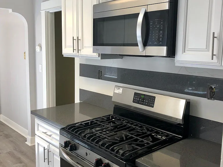 1220 Termino Ave — Photo 11