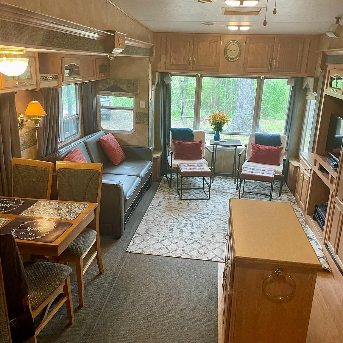 1 bed, 1.0 bath, $795 — Photo 2