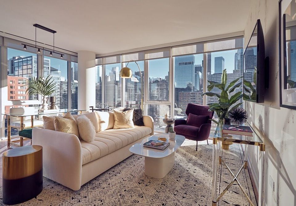 1st image of 373 W Grand Ave #1402