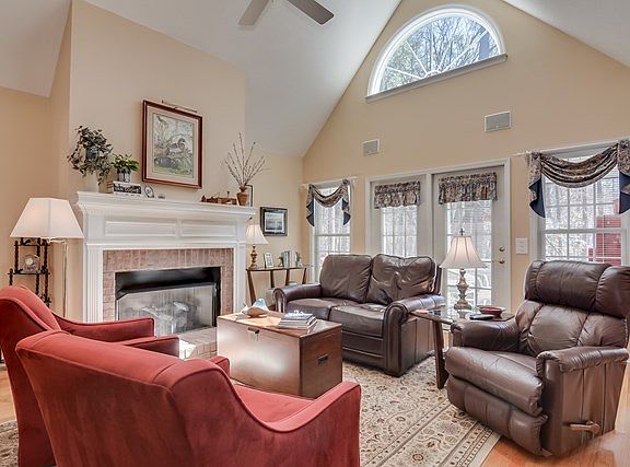 5th image of 39 Bungalow Ct