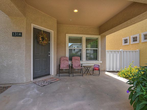 3rd image of 1314 S Heartland Ln