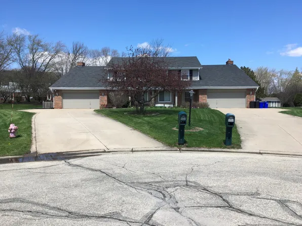16410 Dane Ct E, Brookfield, WI 53005
