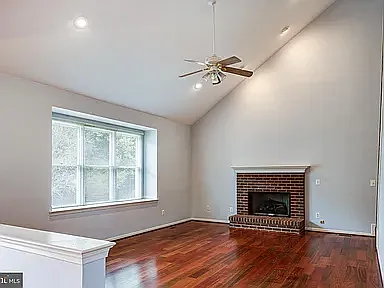 4 bed, 4457 sqft, $5,000 — Photo 2
