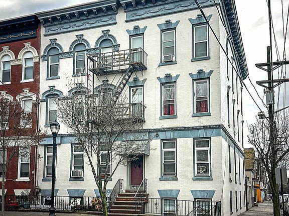 2nd image of 2315-2317 New York Ave #C4