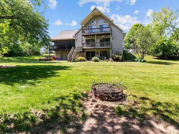 218 Emily Way, Hortonville, WI 54944