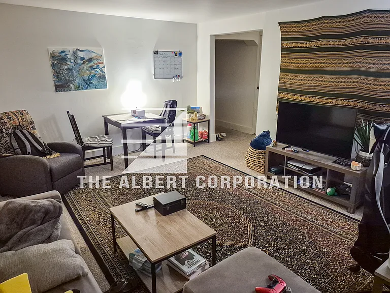 148 Sutherland Rd #1 — Photo 2