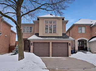 215 Queenslea Ave S, Toronto, ON M9N 3X5