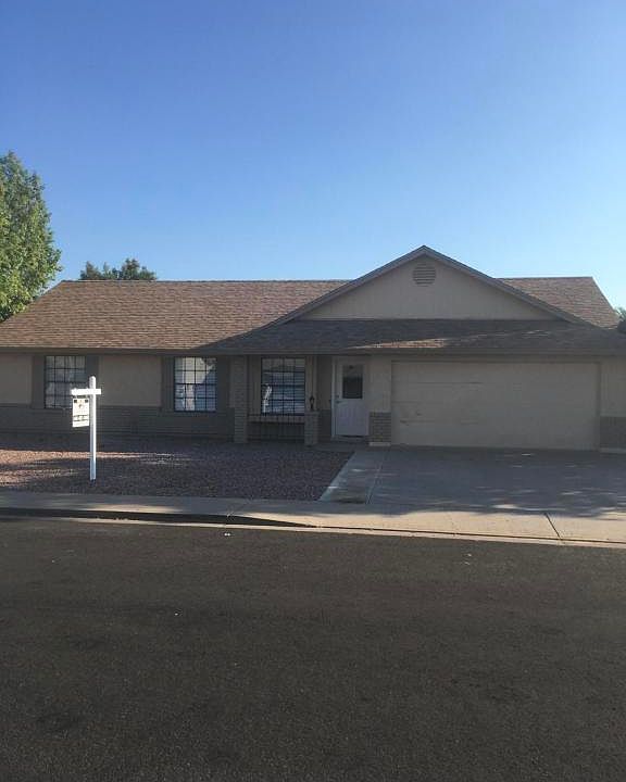 1st image of 2301 E Catalina Ave