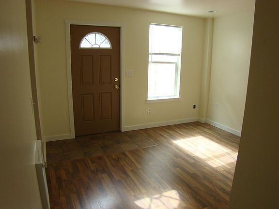 4th image of 520 NE Maiden Ln #4