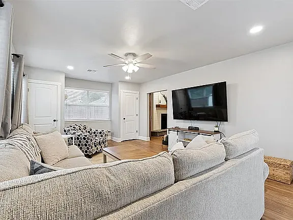 10609 N McKinley Ave — Photo 11