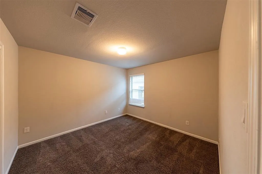 3 bed, 2.0 bath, 1512 sqft, $1,950 — Photo 4