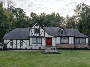 40 Woodland Rd, Franklin, NJ 07416