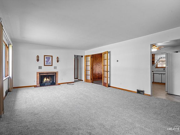 5th image of 384 Lakelawn Blvd