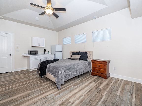 5th image of 263 N 3050 W #2