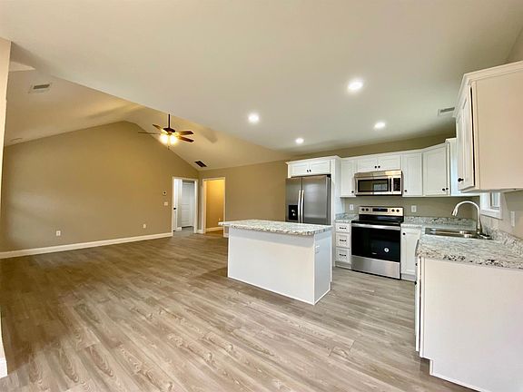 5th image of 617 McKala Ln