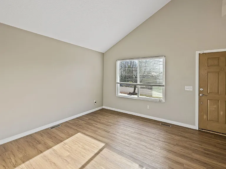 1719 S Canoe Creek Dr — Photo 6