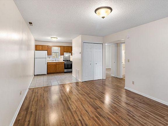 2nd image of 105 Bearwood Dr APT N