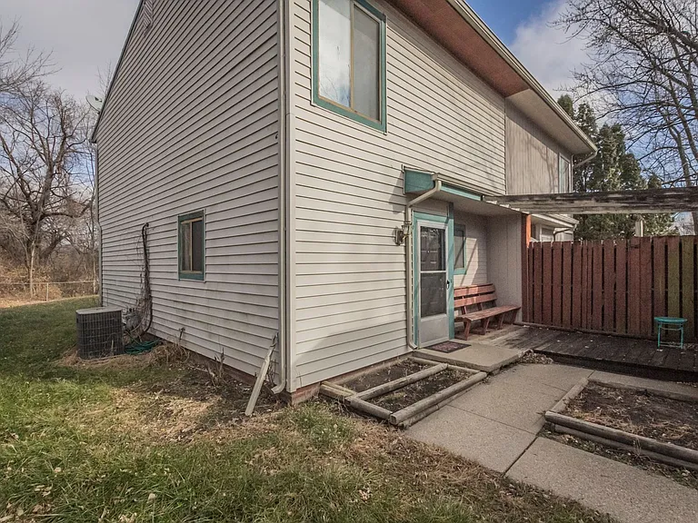 1948 E Bell Ave — Photo 14