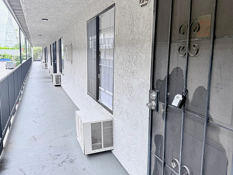 N Lankershim Blvd — Photo 18