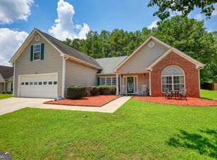 215 Trelawney Dr, Covington, GA