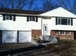 38 Sterling Ln, Smithtown, NY 11787