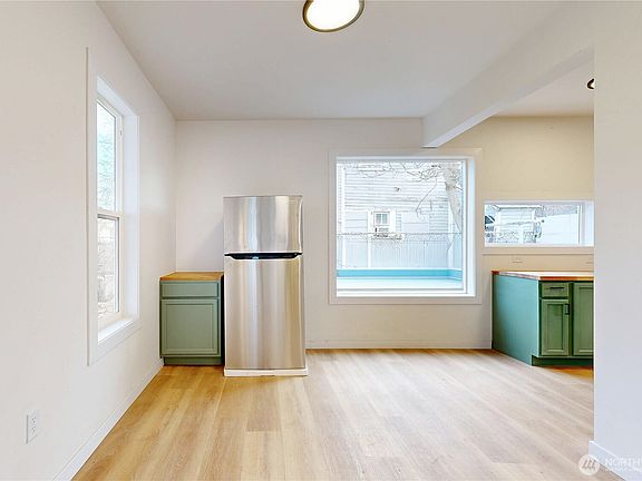 5th image of 407 W Pine Street
