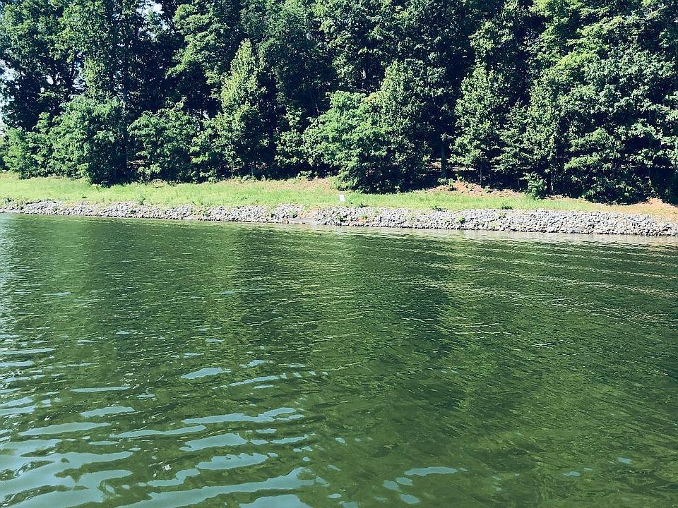 2nd image of 47 Pinnacle Point Cir