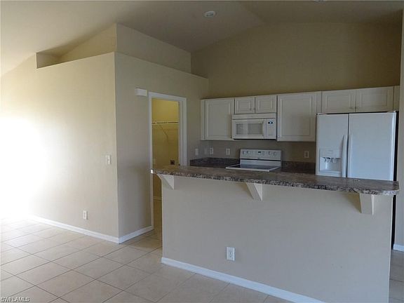 2nd image of 2529 NE 1st Pl