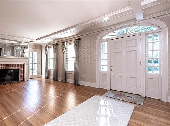 2nd image of 114 Beall St NW