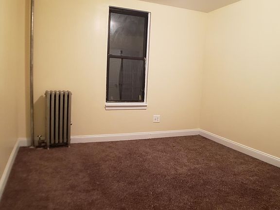 2nd image of 4441 Carpenter Ave APT 4
