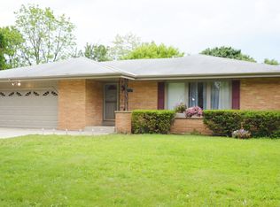 2132 Rambling Rose Rd, Waukesha, WI 53186